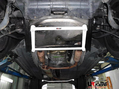 Ultra Racing Front Lower Brace for BMW X5 (E53)