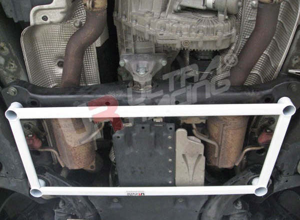 Ultra Racing Front Lower Brace for Audi Q7 (4L)