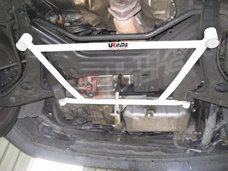 Ultra Racing Front Lower Brace for VW Golf Mk 3 (1H)
