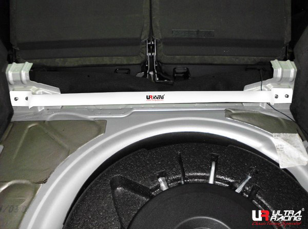 Ultra Racing Rear Strut Brace for Audi TT (8N)