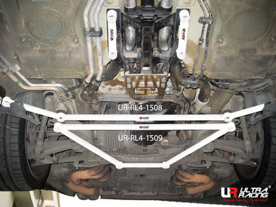 Ultra Racing Rear Lower Brace for Porsche 911 (997)