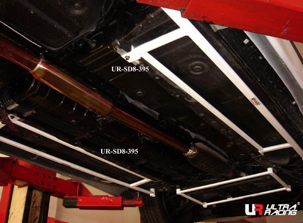 Ultra Racing Side/Other Brace for Mitsubishi Evo VII (CT9A)