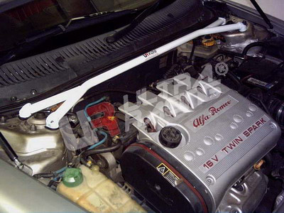 Ultra Racing Front Strut Brace for Alfa Romeo 156