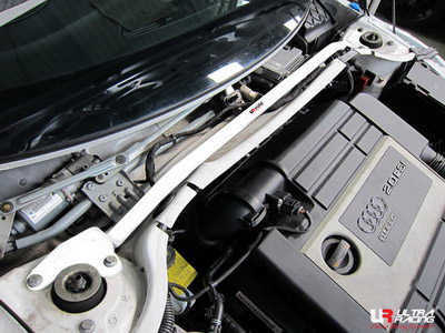 Ultra Racing Front Strut Brace for Audi TT (8J)