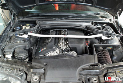 Ultra Racing Front Strut Brace for BMW 3 Series (E46)