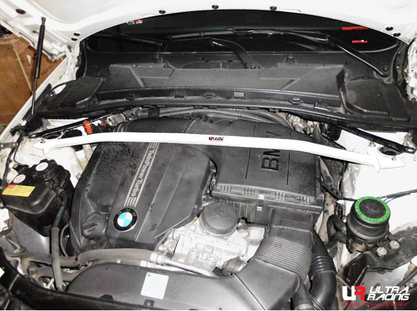 Ultra Racing Front Strut Brace for BMW 3 Series (E90/E91/E92/E93)